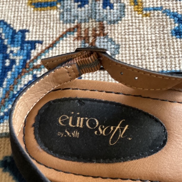 Black and Grey Sandals - Picture 6 of 7